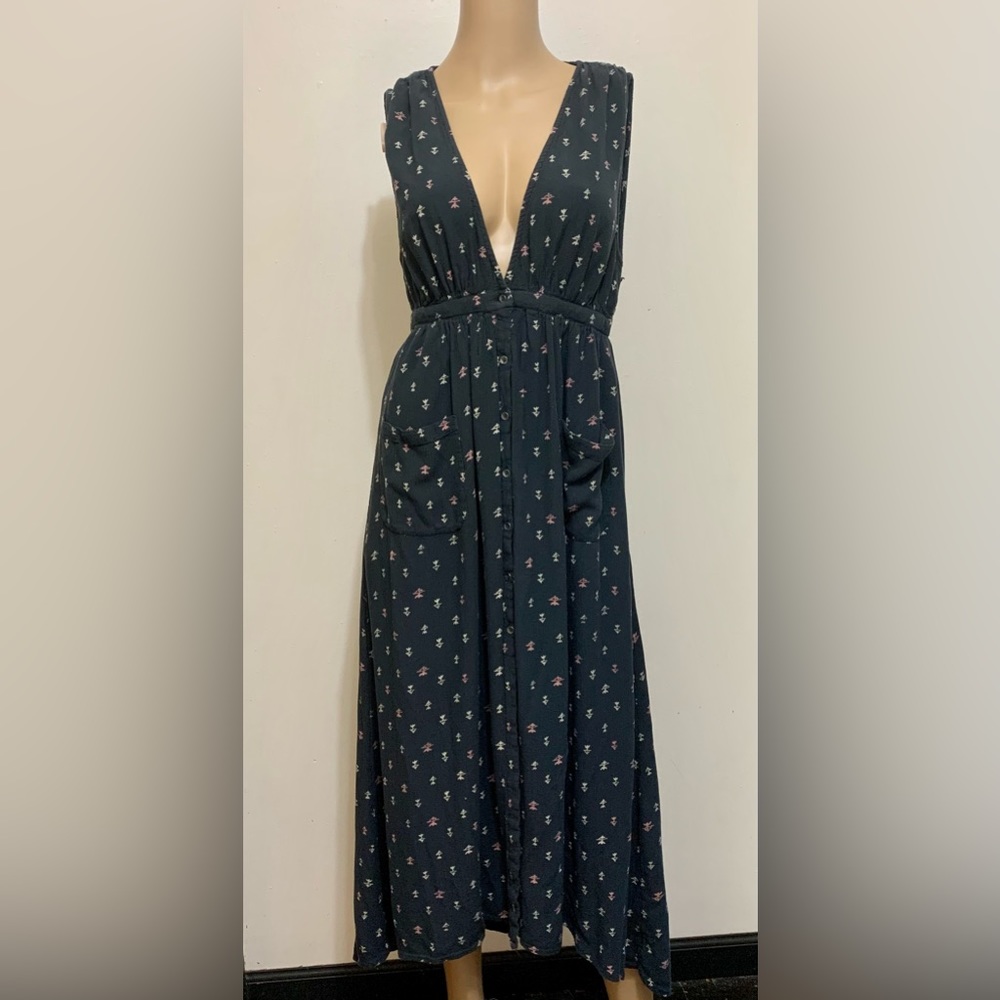 Billabong Women’s M Botton Up Low Cut Maxi Length Casual Beach Dress *Flawed